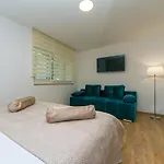Nadalina Deluxe *