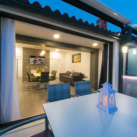 Nadalina Delux Apartament